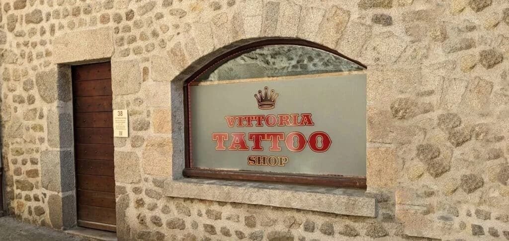 Facade du Studio Tattoo Aubusson , vittoria tattoo 38 rue vieille 23200 Studio de tatouage Aubusson-Vittoriatattooshop