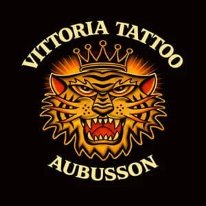 Vittoria Tattoo Aubusson-tatoueur creuse (23) tête de tigre couronnée style tatouage traditionnel