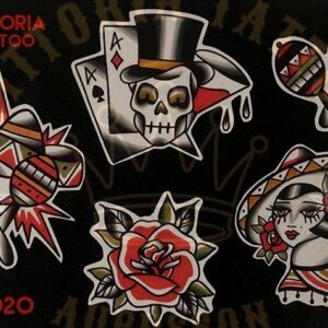 flash tattoo old school couleur – crâne, cartes, maracas et rose – vittoriatattoo